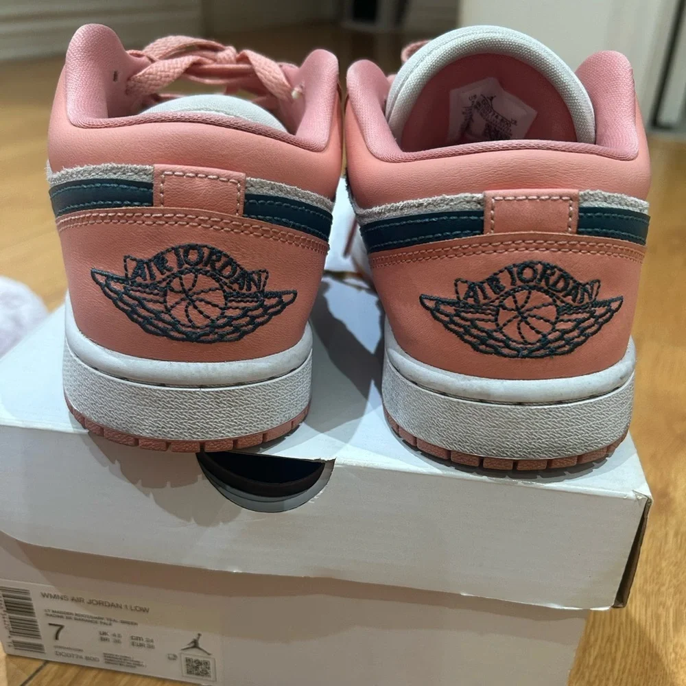 Air Jordan 1 Low Sneakers